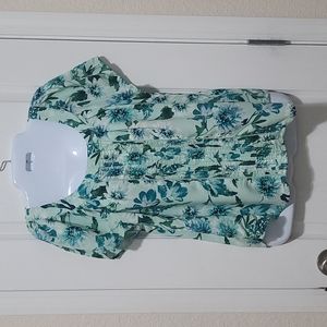 St. John's Bay Women's Green Floral Pleated Cap Sleeve Blouse  Size PL